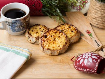 Перепечи с домашним творогом и курагой 75 гр.