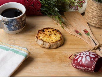 Перепечи с домашним творогом и курагой 75 гр. Перепечи с домашним творогом и курагой 75 гр.