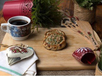 Перепечи с лисичками, картофелем и жареным луком 75 гр. Перепечи с лисичками, картофелем и жареным луком 75 гр.